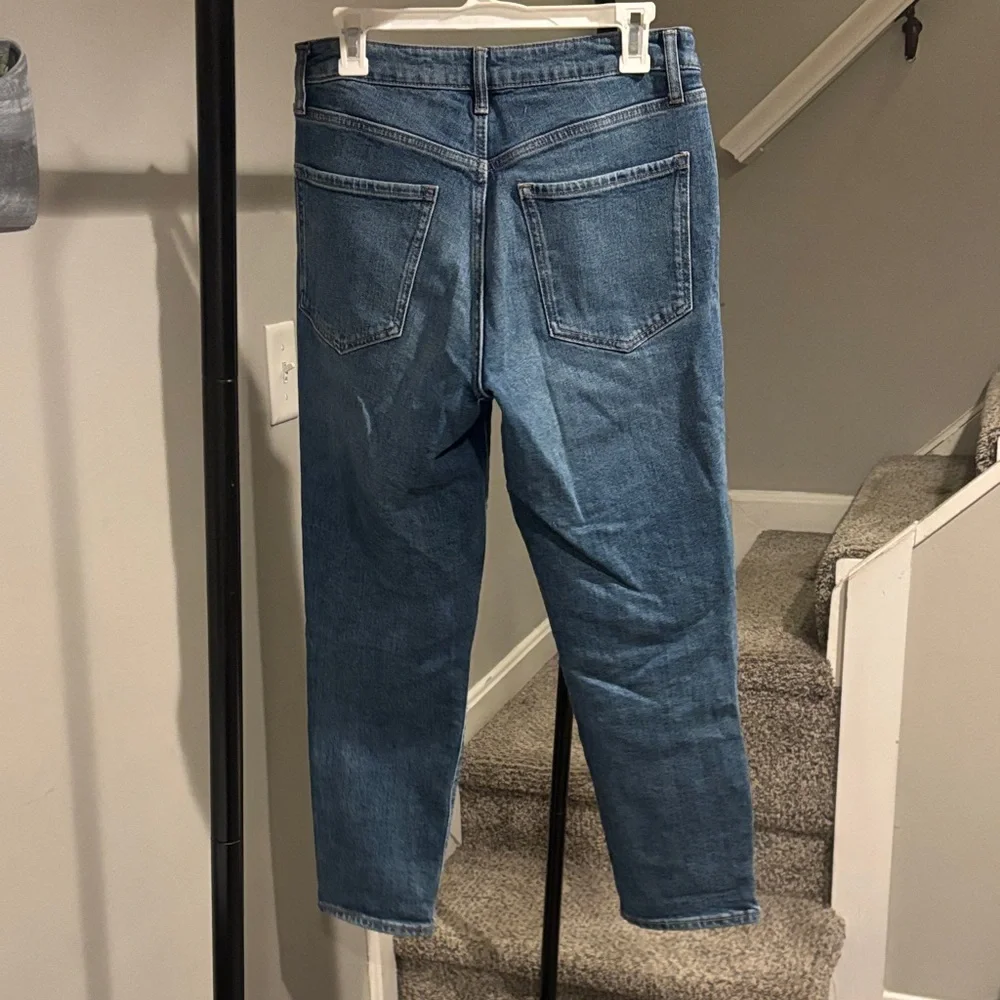 Old Navy High-Rise Curvy Straight Indigo Jeans - Picture 3 of 5